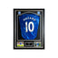Deluxe ingelijst blauw Chelsea nummer 10 voetbalshirt gesigneerd door Eden Hazard met actiefoto’s en naamplaatje.