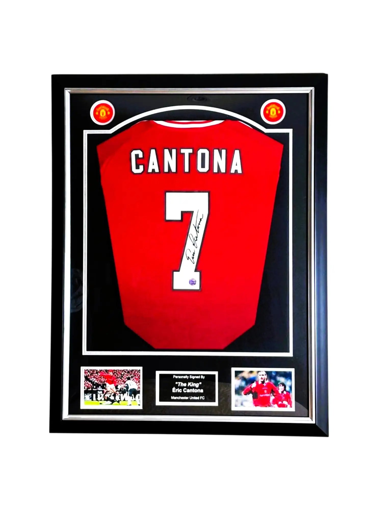 Eric Cantona Gesigneerd Manchester United Thuisshirt 2024-25 - Deluxe Frame - Sport Memorabilia Netherlands