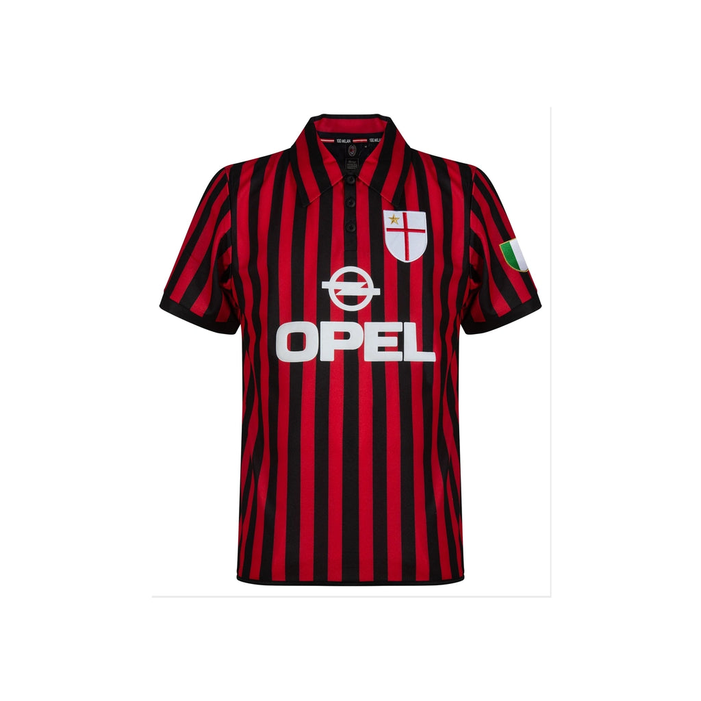 Voorkant van het AC Milan 2000 Centenary retro voetbalshirt in rood-zwart met Opel-sponsor en clubembleem.