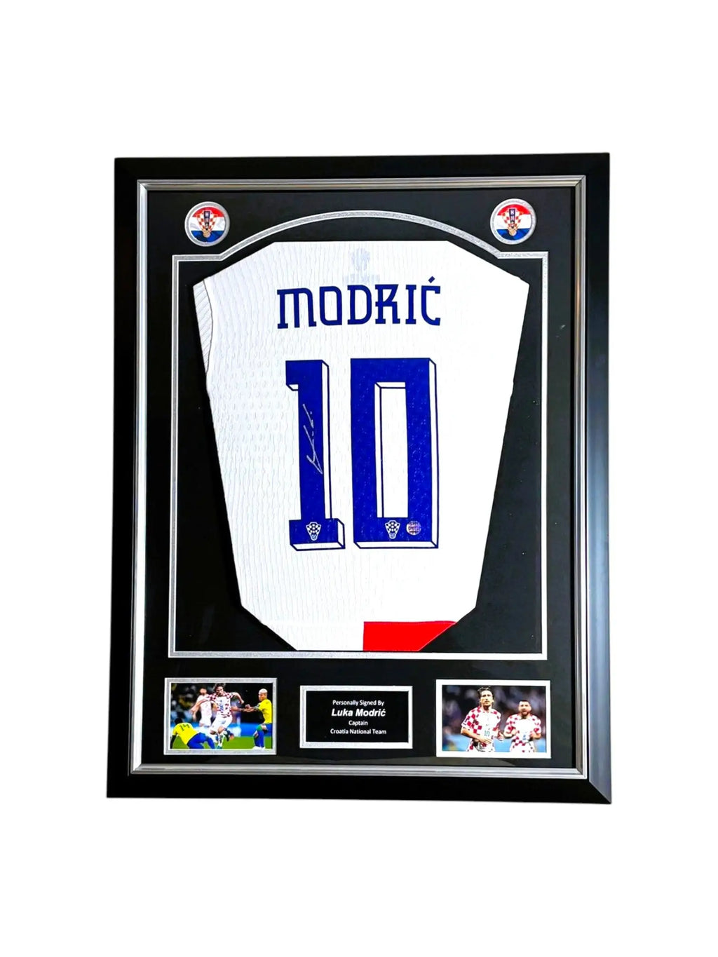 Luka Modrić Gesigneerd Kroatië Thuisshirt 2024 - Deluxe Frame - Sport Memorabilia Netherlands Luka Modrić Gesigneerd Kroatië Thuisshirt 2024 - Deluxe Frame Deluxe Frame Shirt  Certificaat, Deluxe Frame, Deluxe Frame Shirt, EURO 2024, Gesigneerd, Gesigneerd Shirt, Kroatië, Luka Modrić, Nationale Teams