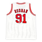 Achterkant van een wit nummer 91 basketbalshirt met RODMAN, gesigneerd door Dennis Rodman.