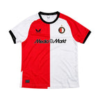 Voorkant van het Feyenoord thuisshirt 2024/2025 van Castore, rood-wit voetbalshirt met MediaMarkt-sponsor, Feyenoord-clublogo en zwarte kraag.