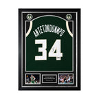 Giannis Antetokounmpo gesigneerd Milwaukee Bucks basketbalshirt met rugnummer 34, professioneel ingelijst in Deluxe Frame