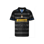 Voorkant van een Inter Milan 1998 UEFA Cup Final replica voetbalshirt in blauw-zwart met clublogo en Pirelli-sponsor.