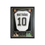 Deluxe ingelijst Duitsland nummer 10 voetbalshirt gesigneerd door Lothar Matthäus met actiefoto’s en naamplaatje.