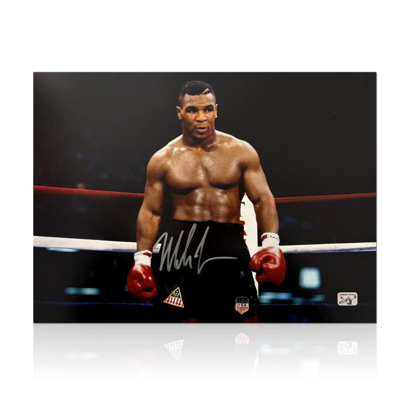 Mike Tyson Gesigneerde Boksenfoto – Iron Mike Main image