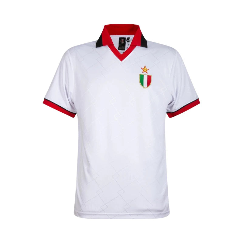 Voorkant van het witte AC Milan 1994 replica voetbalshirt van Paolo Maldini, met rood-zwarte kraag en clubembleem. Persoonlijk gesigneerd op 2 oktober 2025 in Milaan.