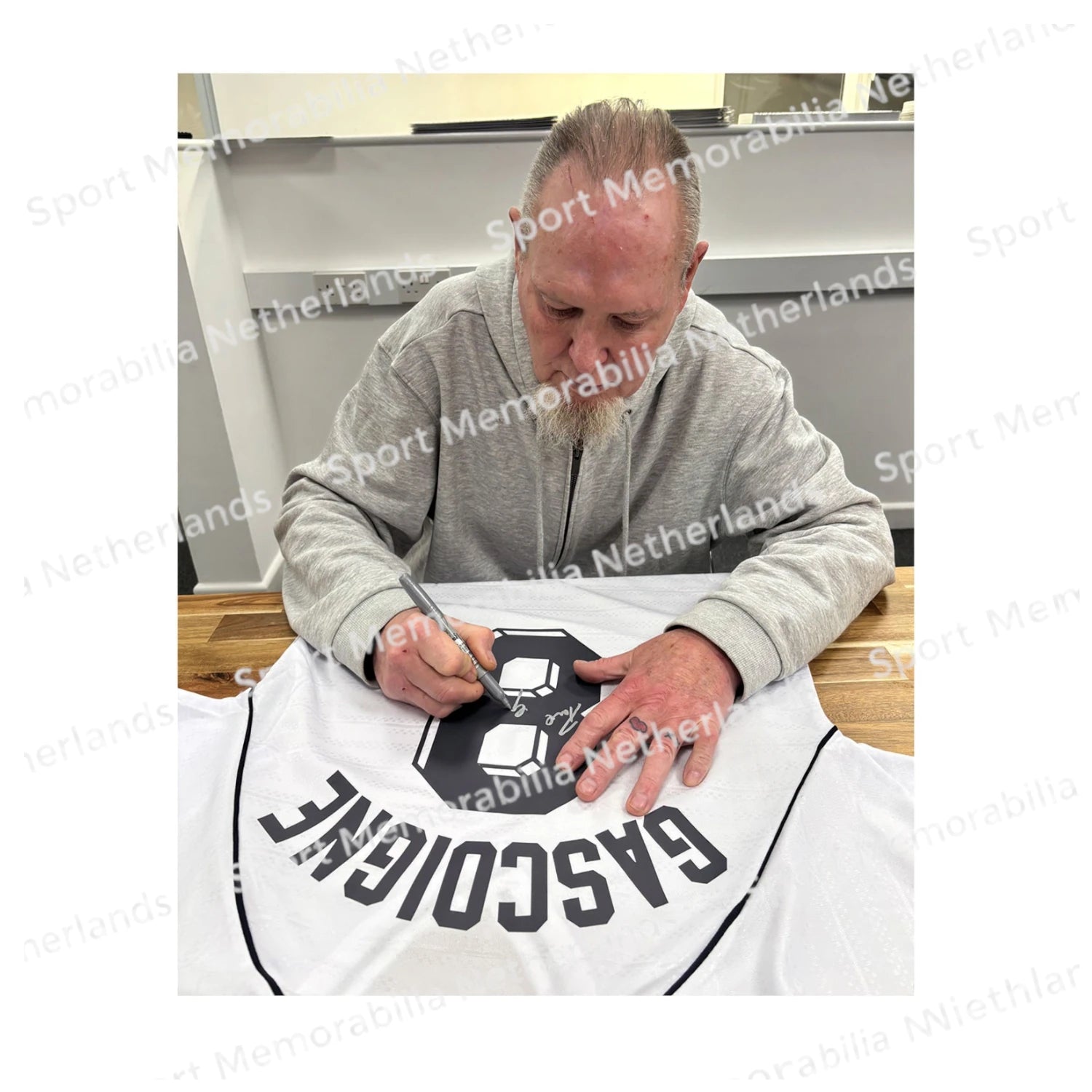 Signing proof of Paul Gascoigne signing a Tottenham Hotspur 1991 FA Cup semi-final shirt.