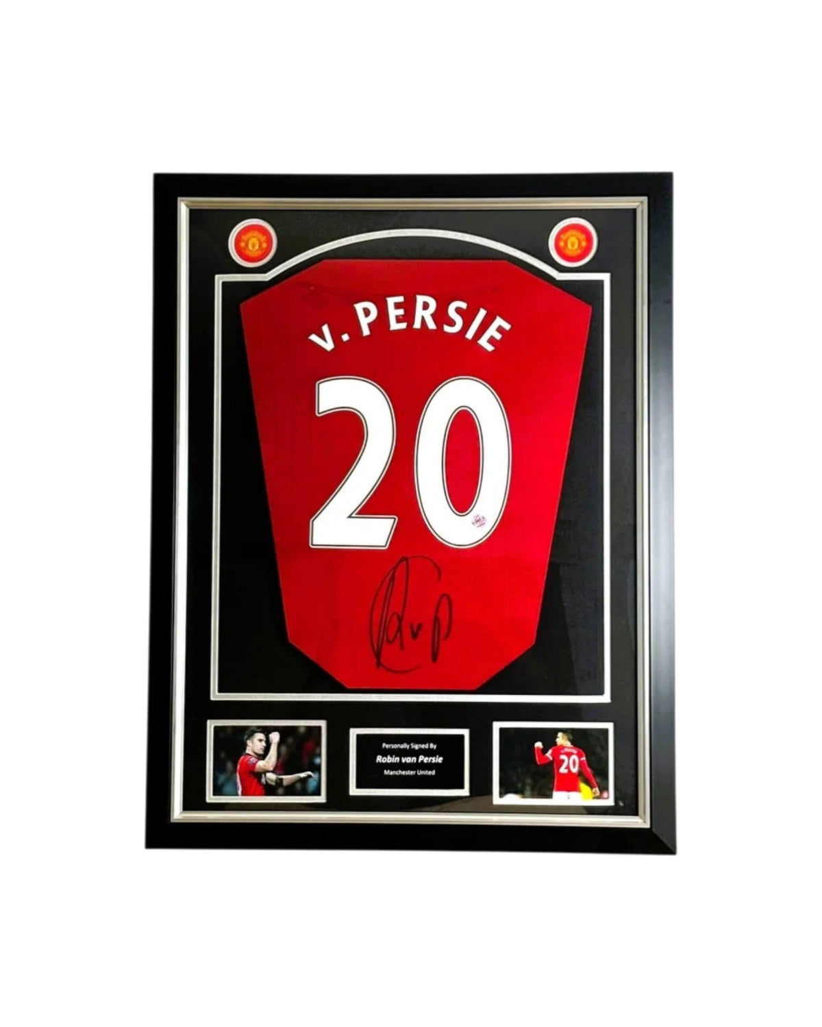 Ingelijst rood Manchester United nummer 20 voetbalshirt gesigneerd door Robin van Persie met twee voetbalfoto’s. Hoofdafbeelding
