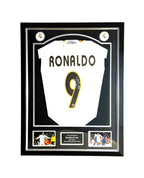 Ingelijst gesigneerd Real Madrid voetbalshirt van Ronaldo de Lima