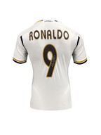 Ronaldo de Lima signeert Real Madrid voetbalshirt
