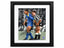 Ingelijste voetbalfoto dubbel gesigneerd door Vinnie Jones en Paul Gascoigne met beide handtekeningen.