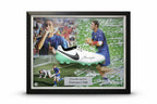 Gesigneerde voetbalschoen professioneel ingelijst in koepeldisplay